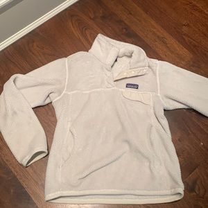 Patagonia womens -off white 1/4 snap collar